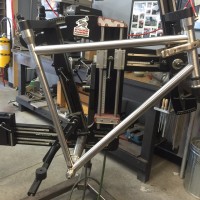 Custom Blend steel Dirt-Road frame and fork. This bike will fit up to 44mm tires.