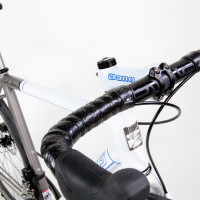 Titanium gravel bike with Sram eTap, Reynolds Attack and Black Magic paint.