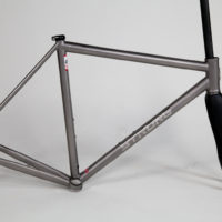 Titanium Disc Road. Flatmount Brakes, Internal Di2 and Brake Cable.